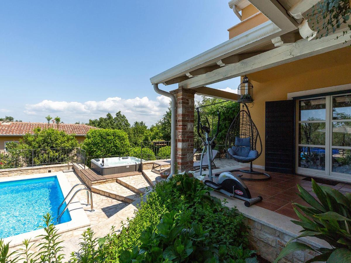 Villa Salvea With Heated Pool Montižana Exterior foto